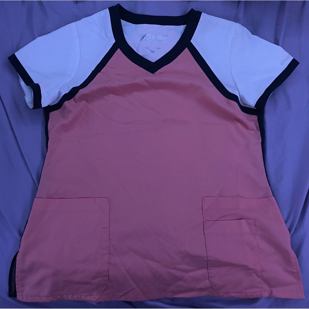 Grey’s Anatomy Coral/White Scrub Top